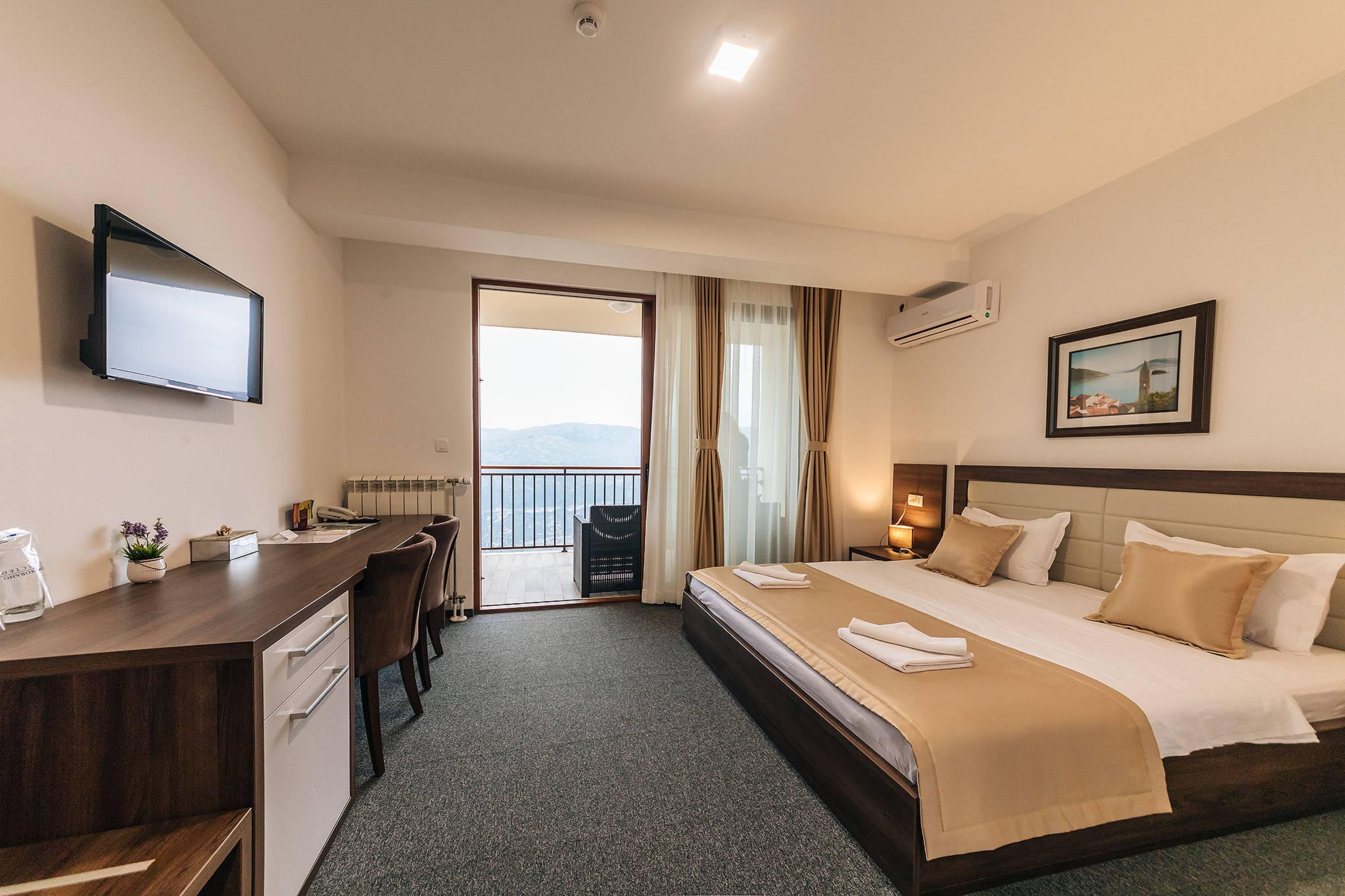 Hotel Sokoline Mandici Bagian luar foto