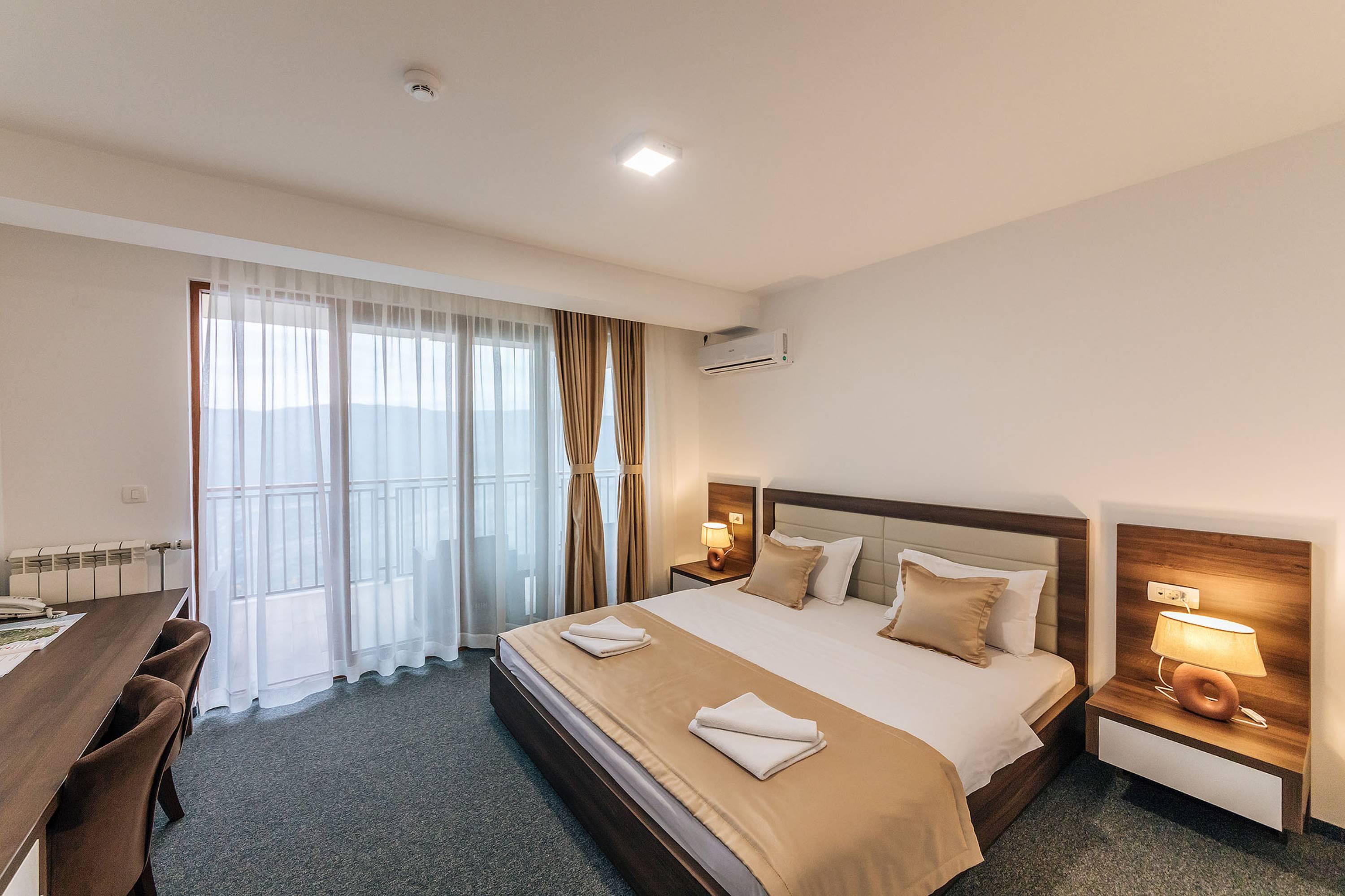 Hotel Sokoline Mandici Bagian luar foto