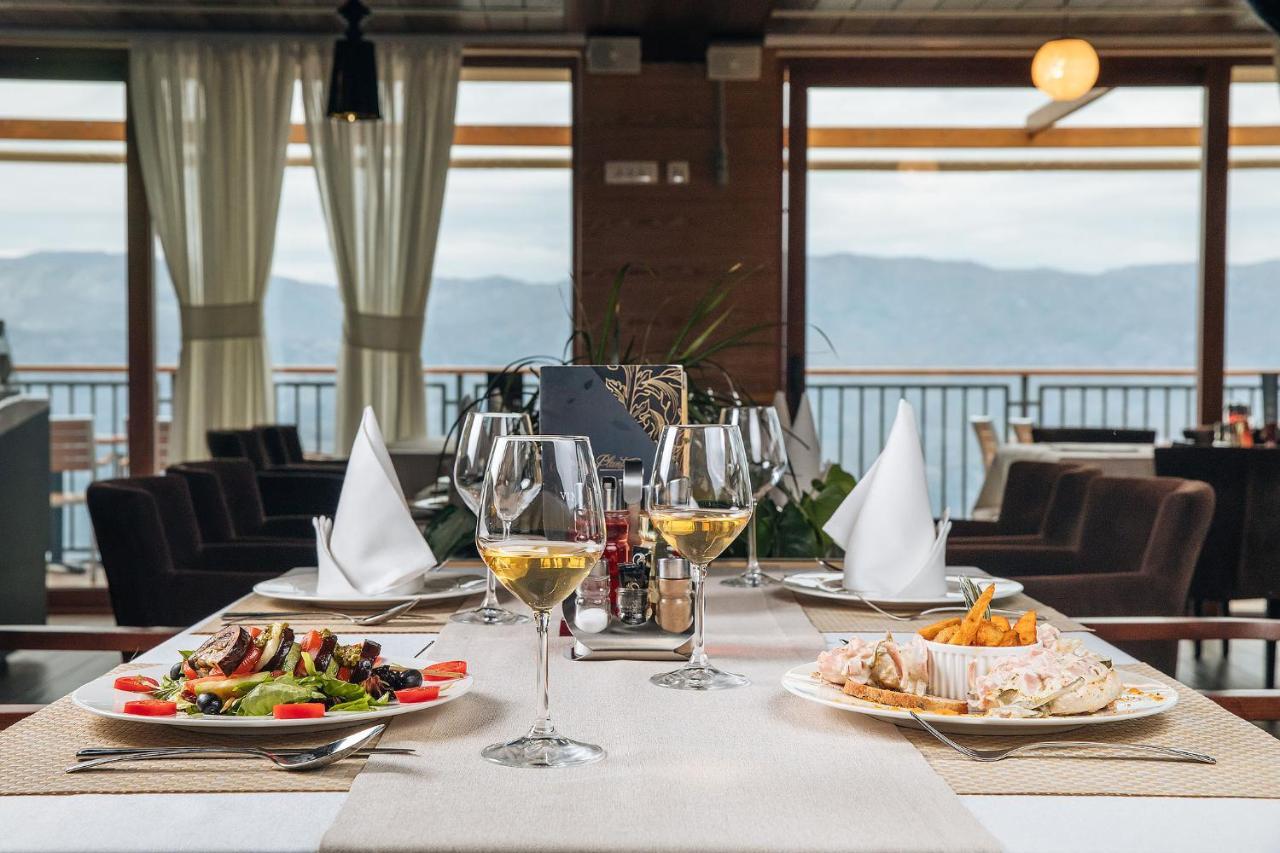 Hotel Sokoline Mandici Bagian luar foto
